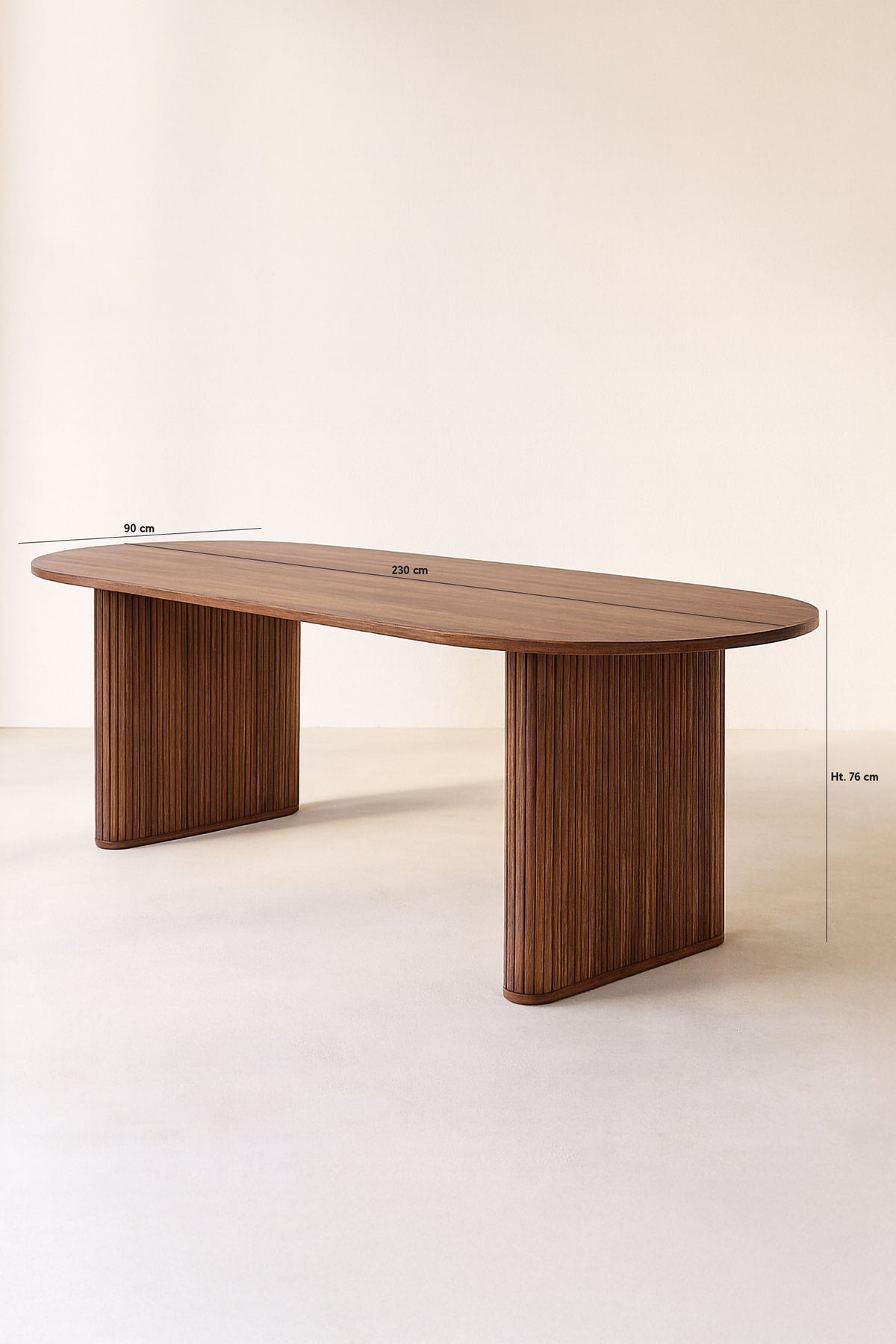 Dimensions Selma - Table à manger ovale 230x90cm en bois effet noyer