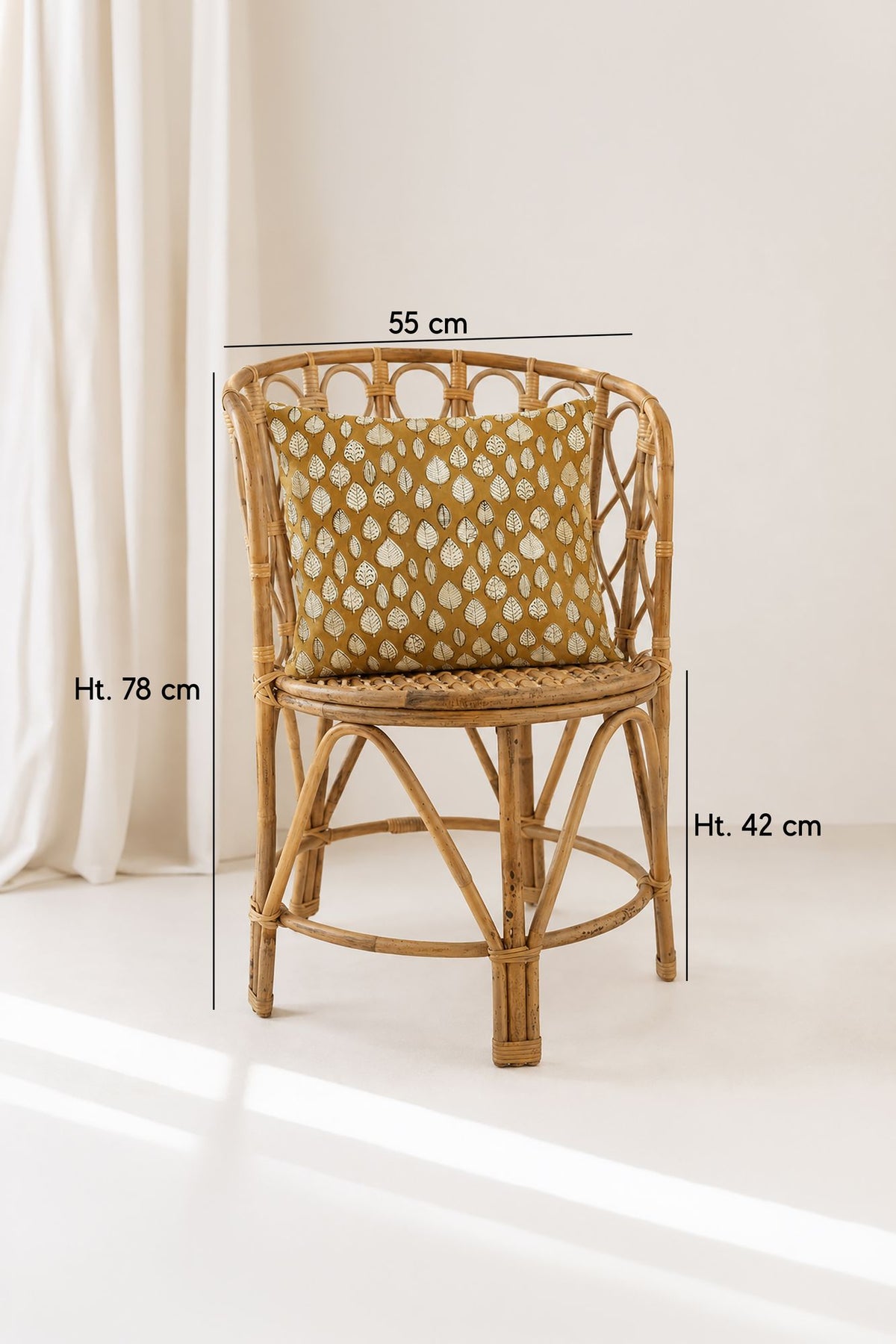Dimensions Katavi - Fauteuil en rotin tressé naturel avec coussin