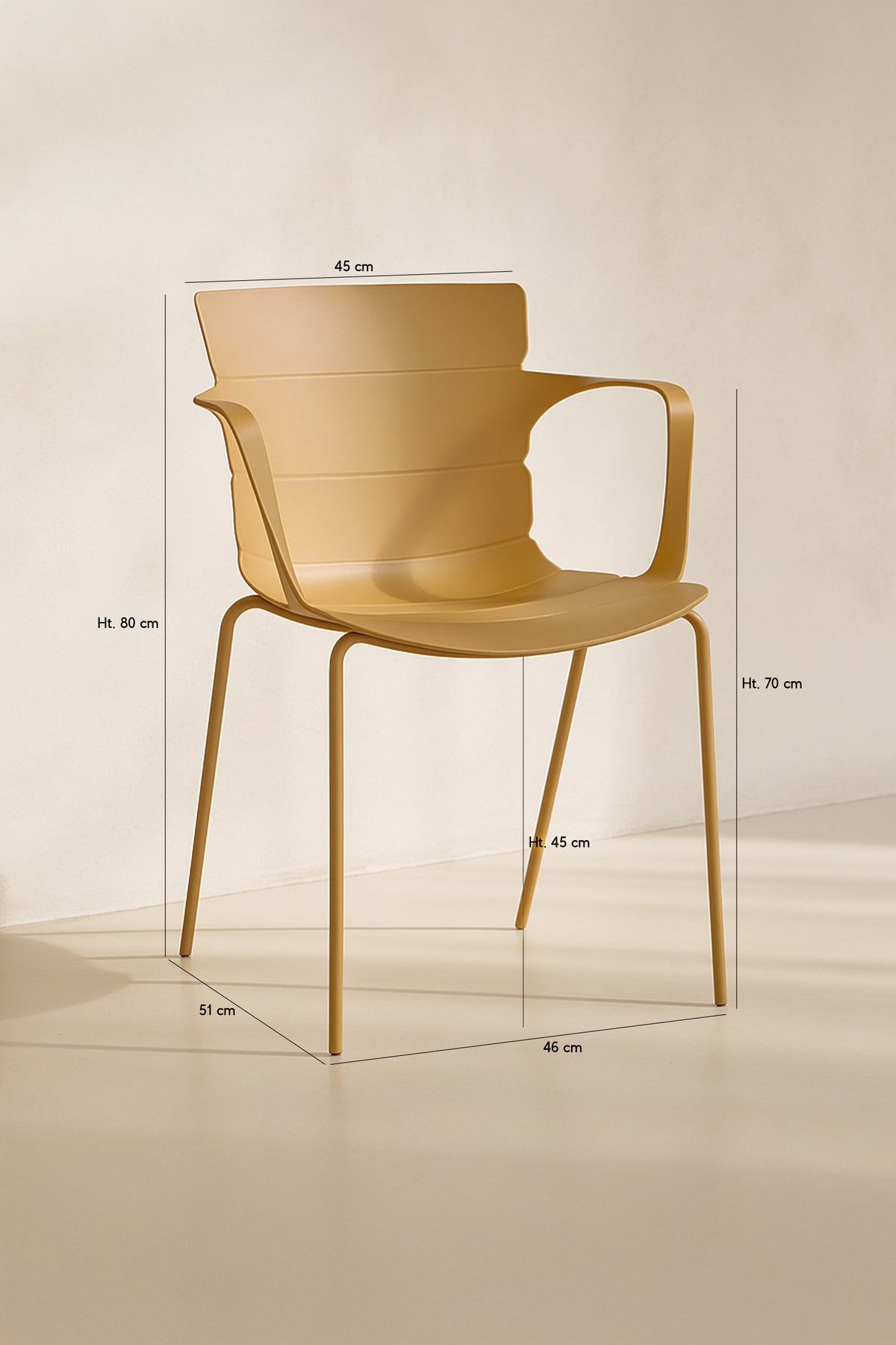 Dimensions Montauk - Lot de 4 fauteuils de table extérieur en polypropylène et métal ocre