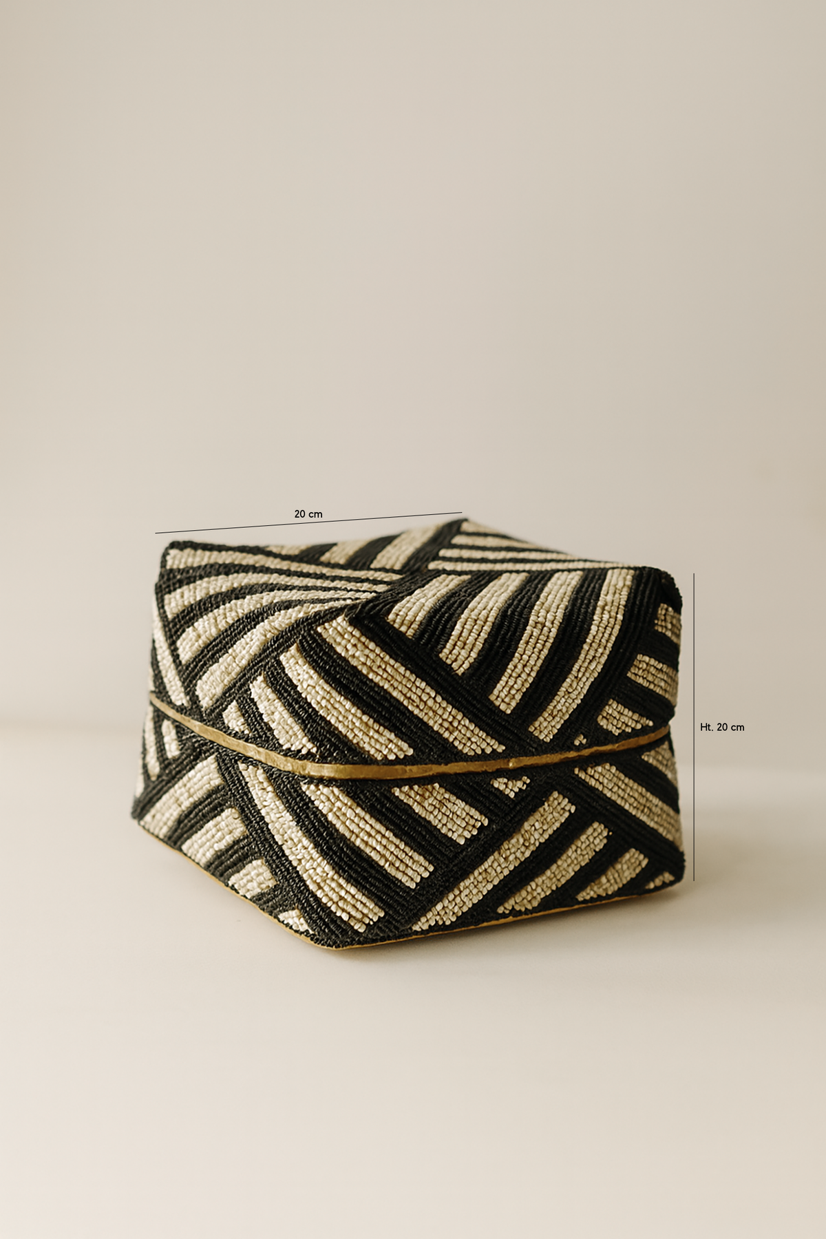 Dimensions Bao - Boîte en bambou ornée de perles noires et taupes