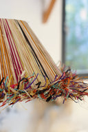 Jolo - Suspension en raphia naturel coloré avec franges