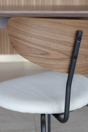 Ensemble table à manger rectangulaire 200x90cm en bois effet noyer Callao et 6 chaises en velours côtelé écru Riva