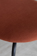 Ensemble table à manger rectangulaire 200x90cm en bois effet noyer Callao et 6 chaises en velours côtelé terracotta Riva