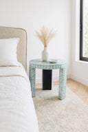 Solna - Meuble d'appoint en coquilles de Capiz bleu