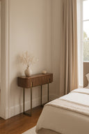 Selma - Console en MDF effet bois de noyer avec pieds en métal doré
