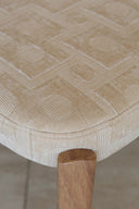 Ensemble table ovale QUITO 220cm en bois effet naturel et 6 chaises en tissu beige SUZIE