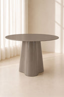 Iris - Table à manger ronde 120cm en verre et pied effet teck cappucino
