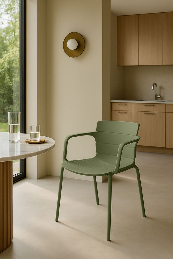 Montauk - Lot de 4 fauteuils de table intérieur en polypropylène et métal vert