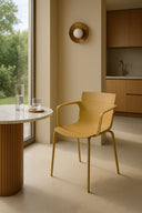 Montauk - Lot de 4 fauteuils de table intérieur en polypropylène et métal ocre