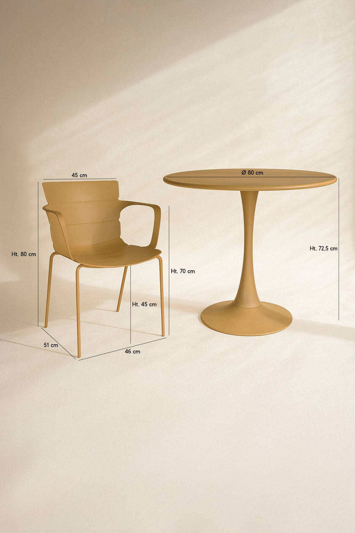 Dimensions Montauk -  Ensemble table et 4 fauteuils de table intérieur en polypropylène et métal ocre