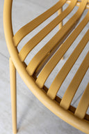 Calypso - Ensemble table et 4 fauteuils de table intérieur en polypropylène et métal ocre