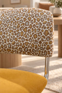 Féline - Lot de 2 chaises en tissu léopard et structure chrome