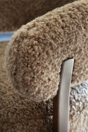 Noubia - Fauteuil en tissu doux effet fourrure latte
