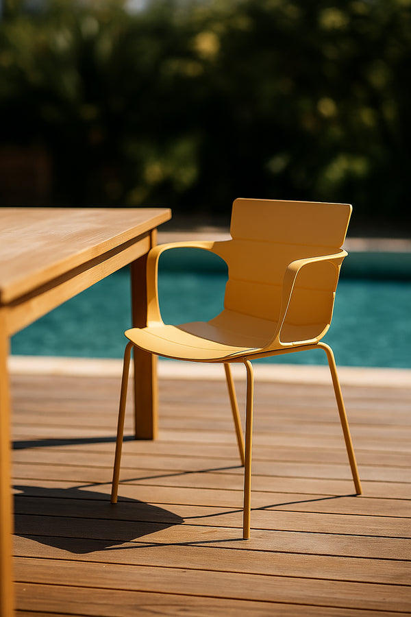 Montauk - Lot de 4 fauteuils de table extérieur en polypropylène et métal ocre