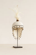 Sanath - Coiffe traditionnelle brodée de perles et de plumes