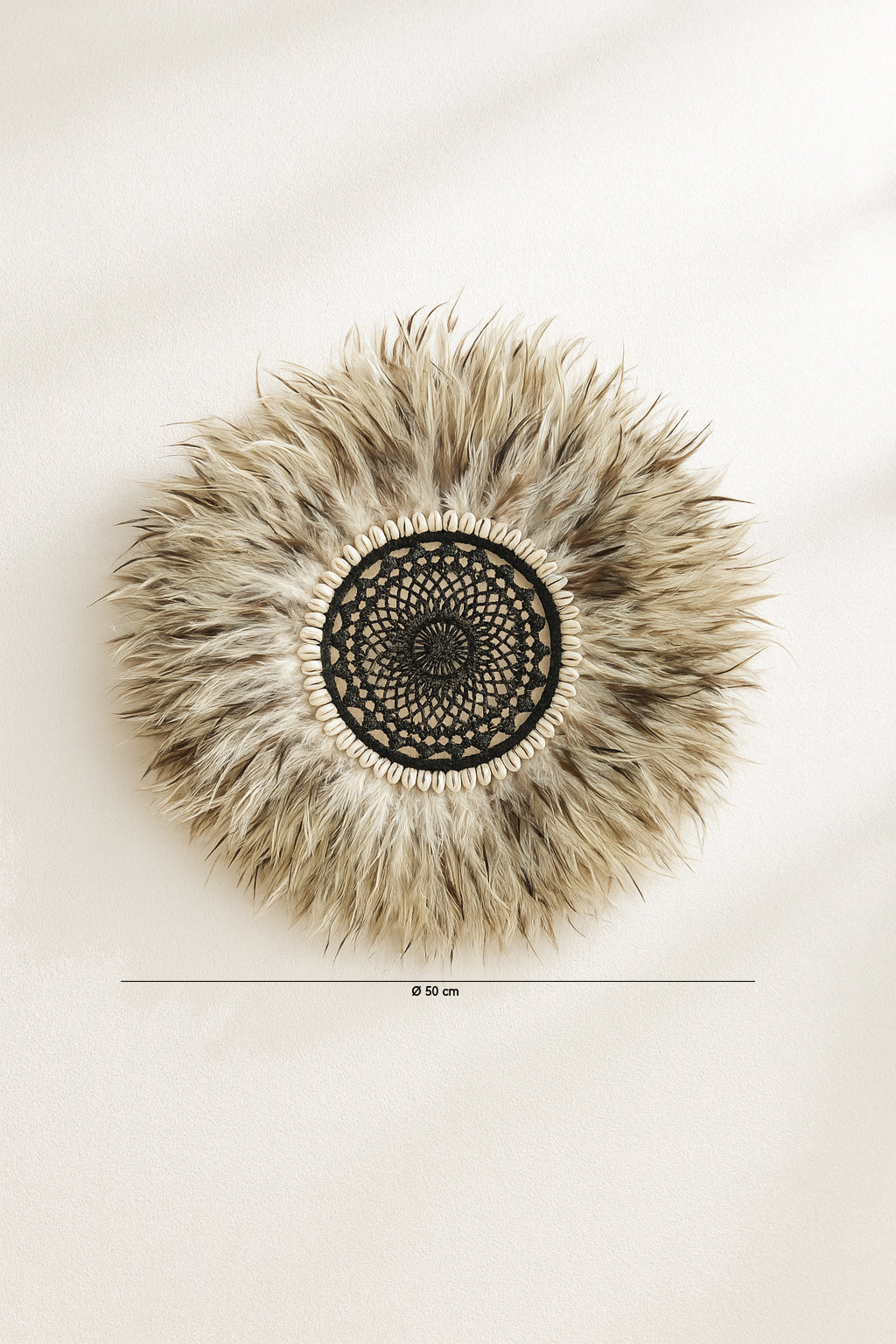 Dimensions Kapau - Décoration en plumes de coq et coquillages