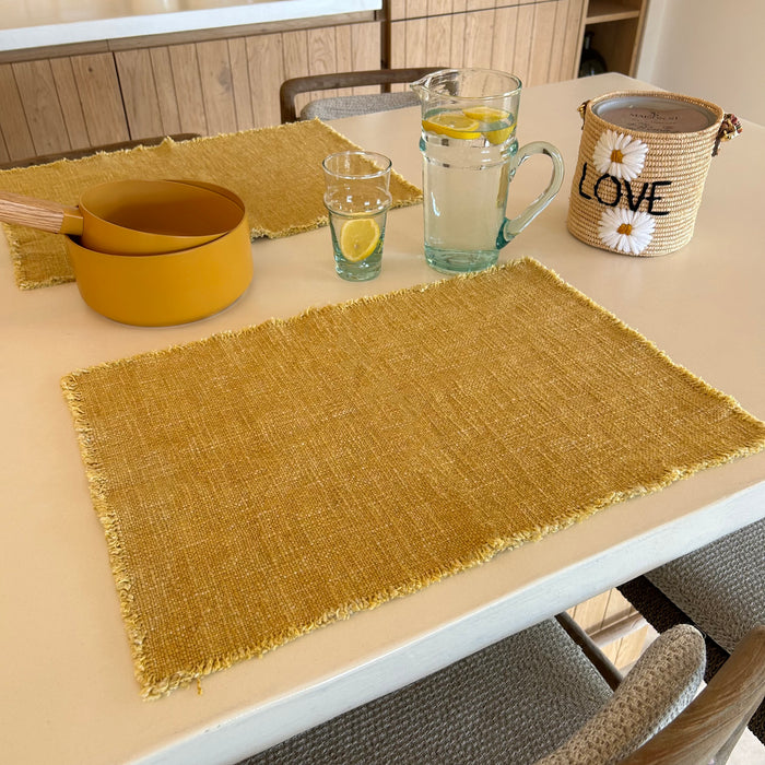 Lot de 4 sets de table frangé Anoki en tissu uni jaune mimosa