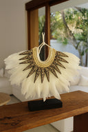 Papua - Collier en plumes blanches et coquillages