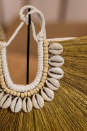 Kim - Collier en fibres végétales, coquillages et perles
