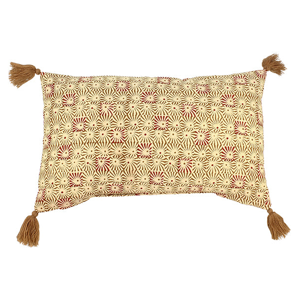 Coussin Banjara en coton block print camel et brique à motif avec pompons